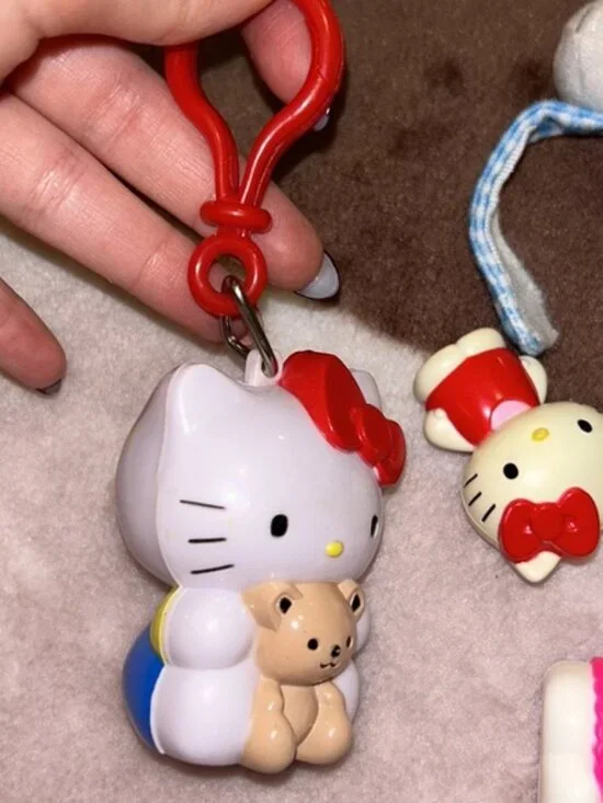 Hello Kitty Collectible Figurine Bundle Set - Picture 2 of 7